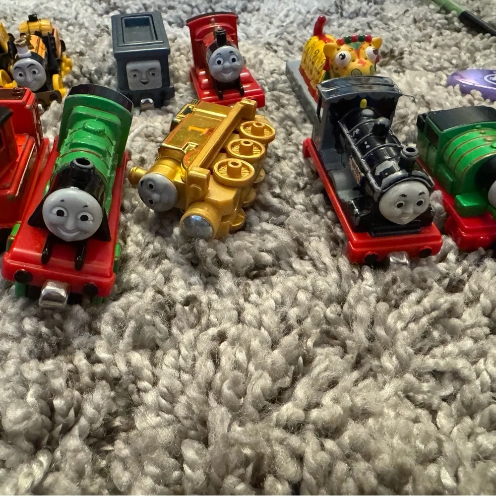 Thomas & Friends Colorful Engine Collection - Picture 3 of 5